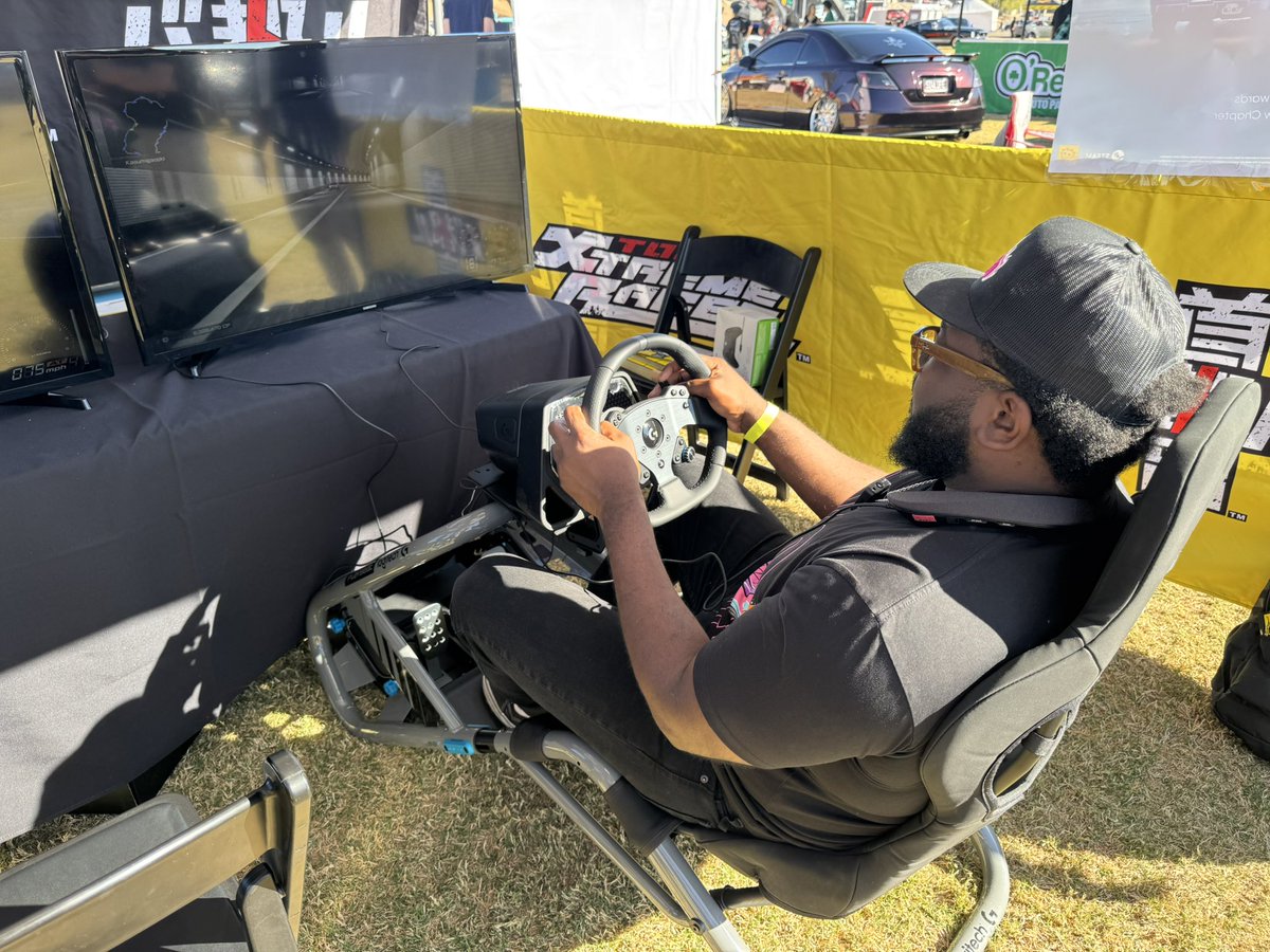 Tokyo_Xtreme's tweet photo. Hats off to @hertlife for being the worlds first person to play the #FuelFest premiere demo of #TokyoXtremeRacer https://t.co/d1e0fuTGgQ