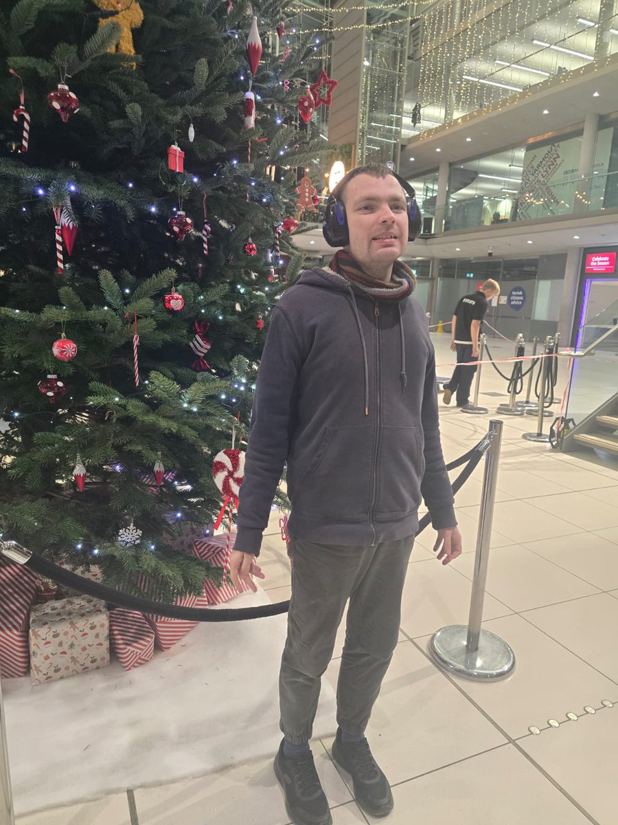 Cascade_Cohen's tweet image. Tom had a fantastic evening at the forum this evening. 

#Christmasiscoming 
#Mealout