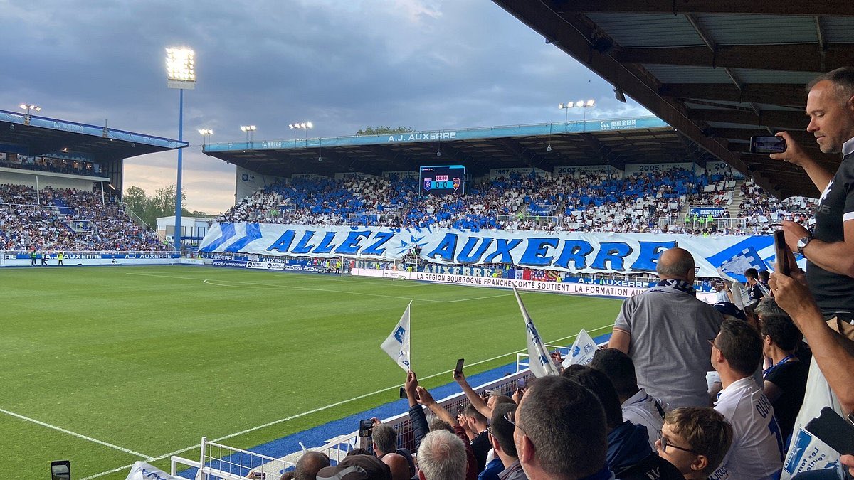 TeamAJA ⚪️ (@teamaja89) on Twitter photo « A cause d'une personne, ça retarde le projet, j'espère qu'elle comprendra qu'elle joue contre le territoire, contre les supporters qui veulent venir encourager l'AJA parce qu’on a envie d'accueillir le maximum de supporters » <a href="/Malherbe_B/">Baptiste Malherbe</a> sur le projet du stade pour @bleuauxerre « A cause d'une personne, ça retarde le projet, j'espère qu'elle comprendra qu'elle joue contre le territoire, contre les supporters qui veulent venir encourager l'AJA parce qu’on a envie d'accueillir le maximum de supporters » <a href="/Malherbe_B/">Baptiste Malherbe</a> sur le projet du stade pour @bleuauxerre
