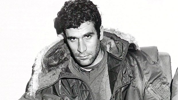 Ben Amerikan emperyalizmine, Sovyet revizyonizmine, Romen soytarılığına, Bulgar dalkavukluğuna karşı bir Türk Devrimcisiyim.. 

Deniz Gezmiş