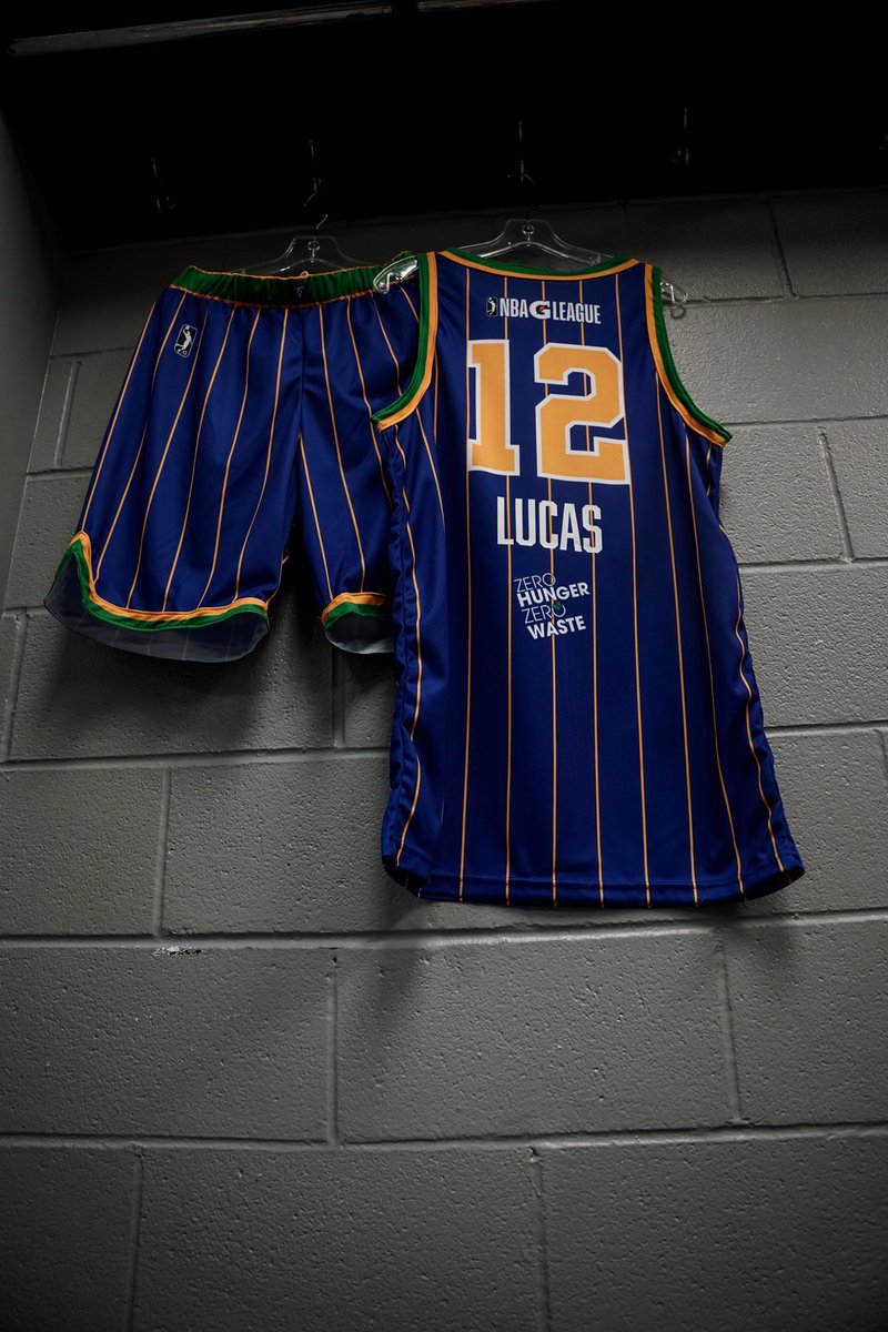 In the pinstripes tonight 🔥

<a href="/KrogerDFW/">Kroger News Dallas</a>