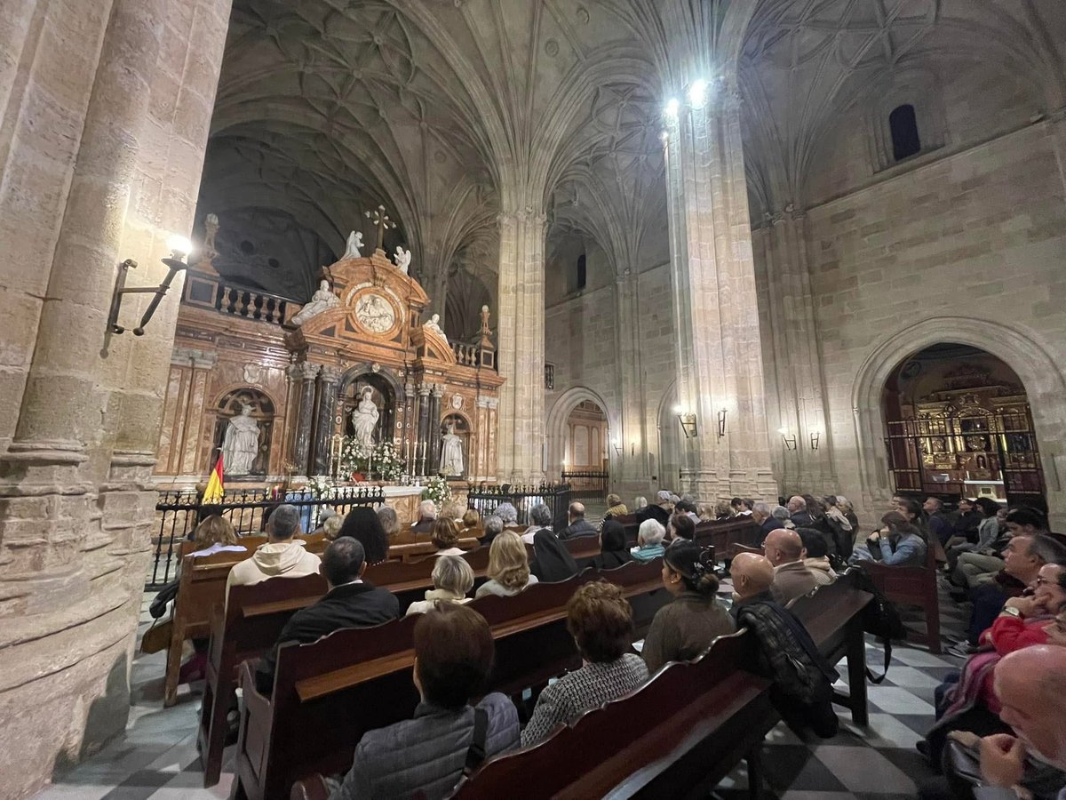 Finaliza la Novena a la Inmaculada Concepcion, mañana D.m celebraremos la Santa Misa en el Altar Mayor a las 11:30h con Bendición Papal

#CatedralAlmería