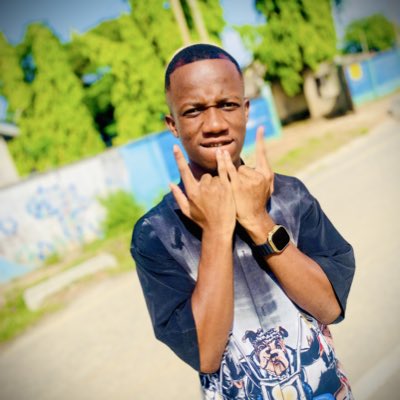 LicksonJons's tweet photo. #NewProfilePic https://t.co/0lkVn8pSwL