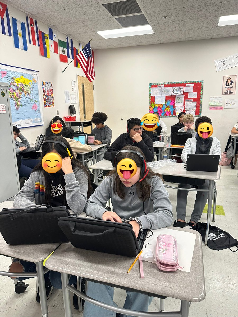 Thanks to #DonorsChoose and people who donate, my students have the headphones with microphones they need to improve their Spanish! Proud of how they worked so hard! <a href="/MicheleMacumber/">𝕄𝕚𝕔𝕙𝕖𝕝𝕝𝕖 𝕄𝕒𝕔𝕦𝕞𝕓𝕖𝕣</a> <a href="/ParticipateLrng/">Participate Learning</a> #unitedourworld <a href="/PaisleyMagnet/">Paisley Magnet School</a>