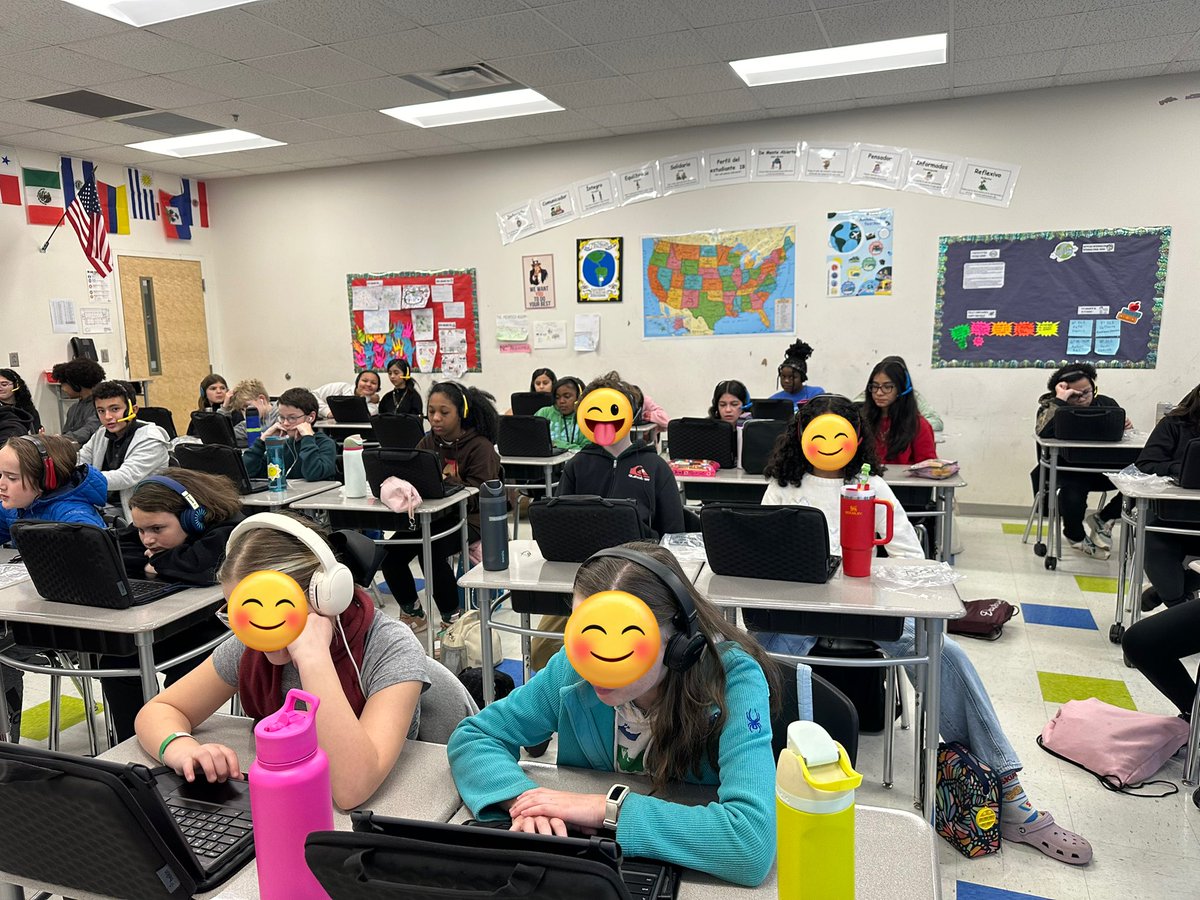 MiguezTeacher's tweet photo. Thanks to #DonorsChoose and people who donate, my students have the headphones with microphones they need to improve their Spanish! Proud of how they worked so hard! @MicheleMacumber @ParticipateLrng #unitedourworld @PaisleyMagnet https://t.co/2tigSgKO7u
