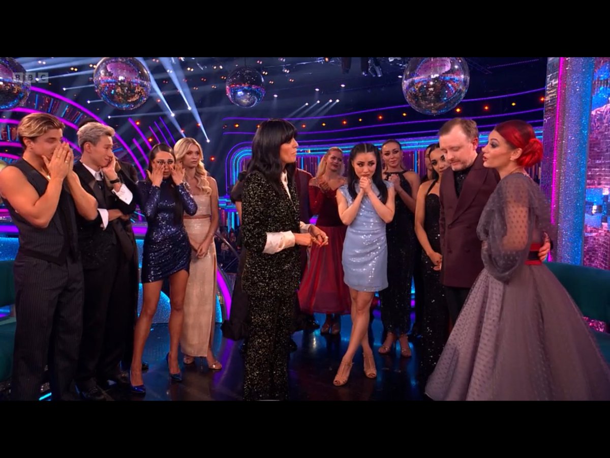 KDCunliffe's tweet photo. OMG.

Those beautiful words from Dianne about Chris. ❤️

They really drive everything home.

What a phenomenal achievement.

#strictly #StrictlyComeDancing #diannebuswell #chrismccausland https://t.co/qfbREJI6Fi