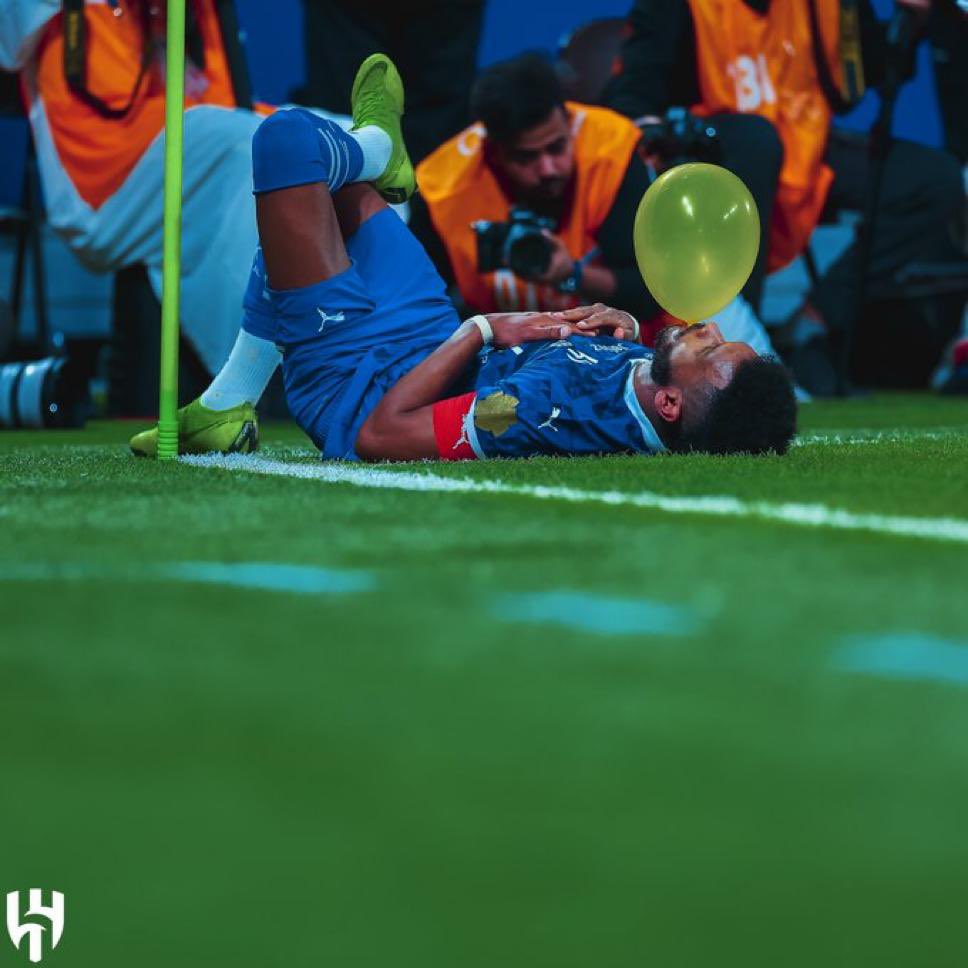 لا تأمن الهلال حتى تسمع صافرة نهاية المباراة 🤫💙🤍

مبروك يا زعماء انتصار مهم قبل التوقف وباذن الله نفرح سوا آخر الموسم 🫡💙🤍

ربي لك الحمد والشكر دائمًا وابدًا 🙏

وما ننسى الدعاء لقائدنا وأخونا سالم بالشفاء العاجل وتكون بسيطة باذن الله 💙