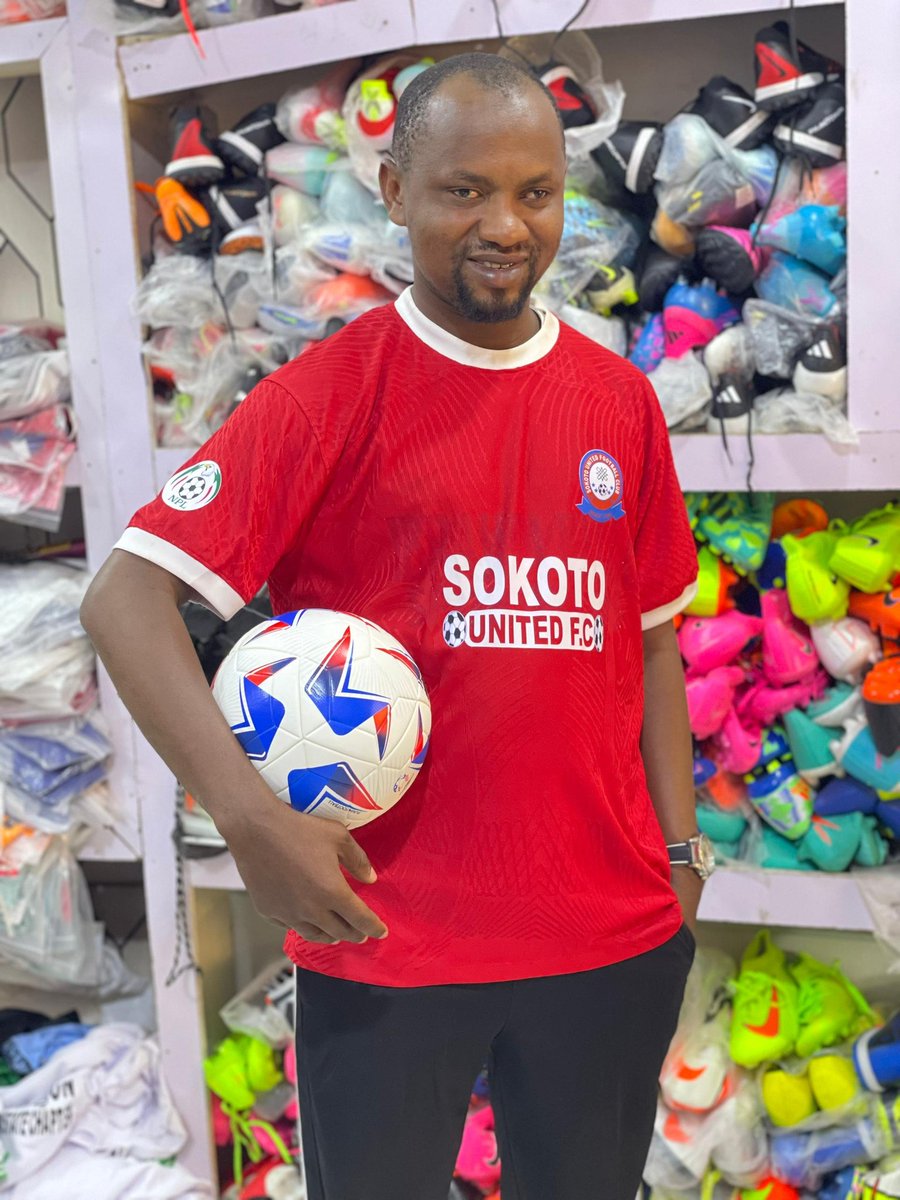 Ibrahim_Bello_'s tweet image. Promised fulfilled

Let's do better... Sokoto united FC.. Nigerian club can generate more money with there own jerseys.

This is 21st century let use the skills we have to earn more money....