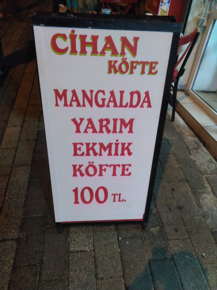 alaaddindundar's tweet photo. Ne kadar ekmik, o kadar köfte https://t.co/2RDcdznhLS