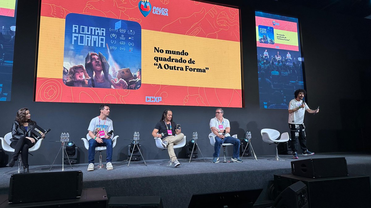 estacaonerd's tweet photo. Painel "No mundo quadrado de A OUTRA FORMA", no palco Ultra da @ccx https://t.co/yTo2nIsvhP