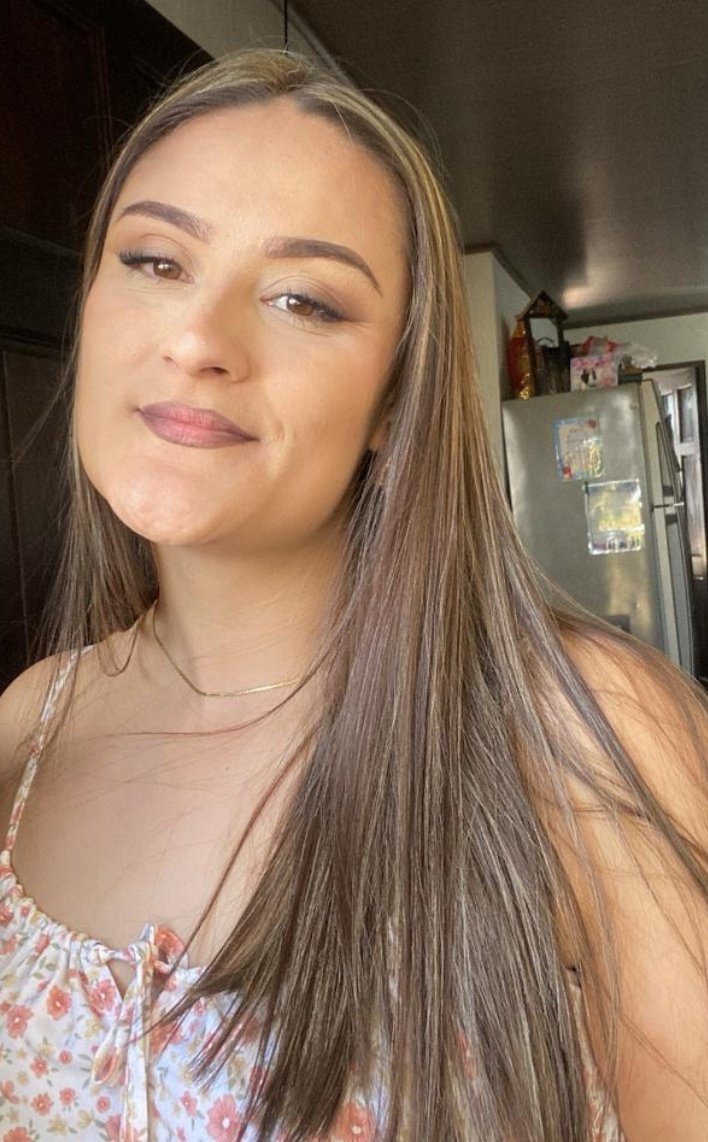 ApuVale's tweet photo. bendecida de tener una mamá tan guapa🤭 https://t.co/H1iwC7sIr5