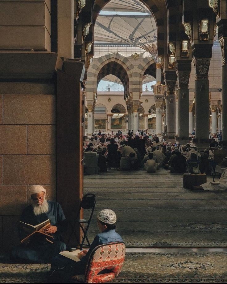 “vakti zamanında dergâhta her akşam iki soru sorulurmuş:

-bugün kalp kırdın mı?

-namazlarını kıldın mı?

birinci soruya evet diyene, ikinci soru sorulmazmış.”