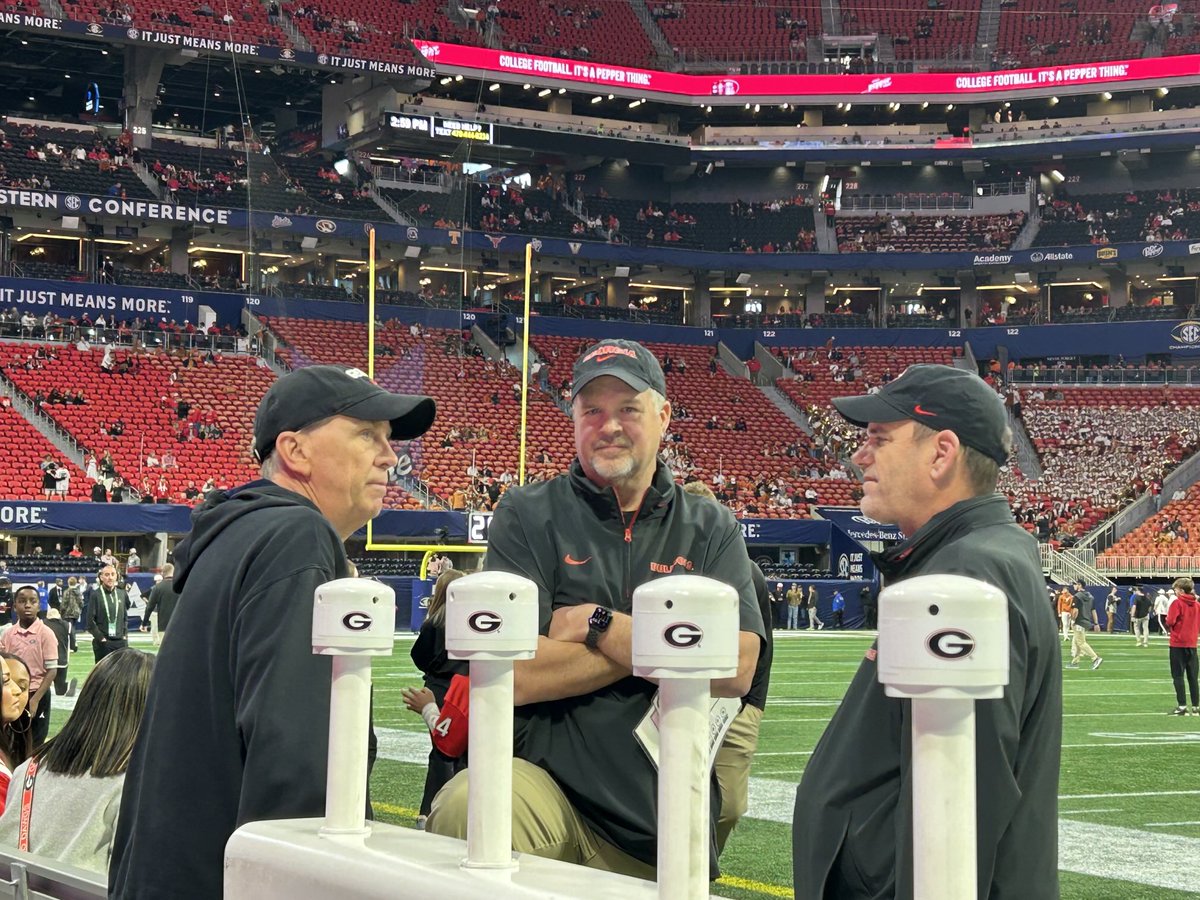 marcweiszer's tweet photo. Todd Monken huddling with Mike Bobo and Stacy Searels here https://t.co/ZBnYc4oo8Z