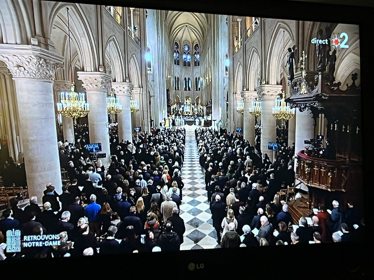 MickaelPreston's tweet photo. Notre dame de Paris ❤️ https://t.co/mdvFQT15v1
