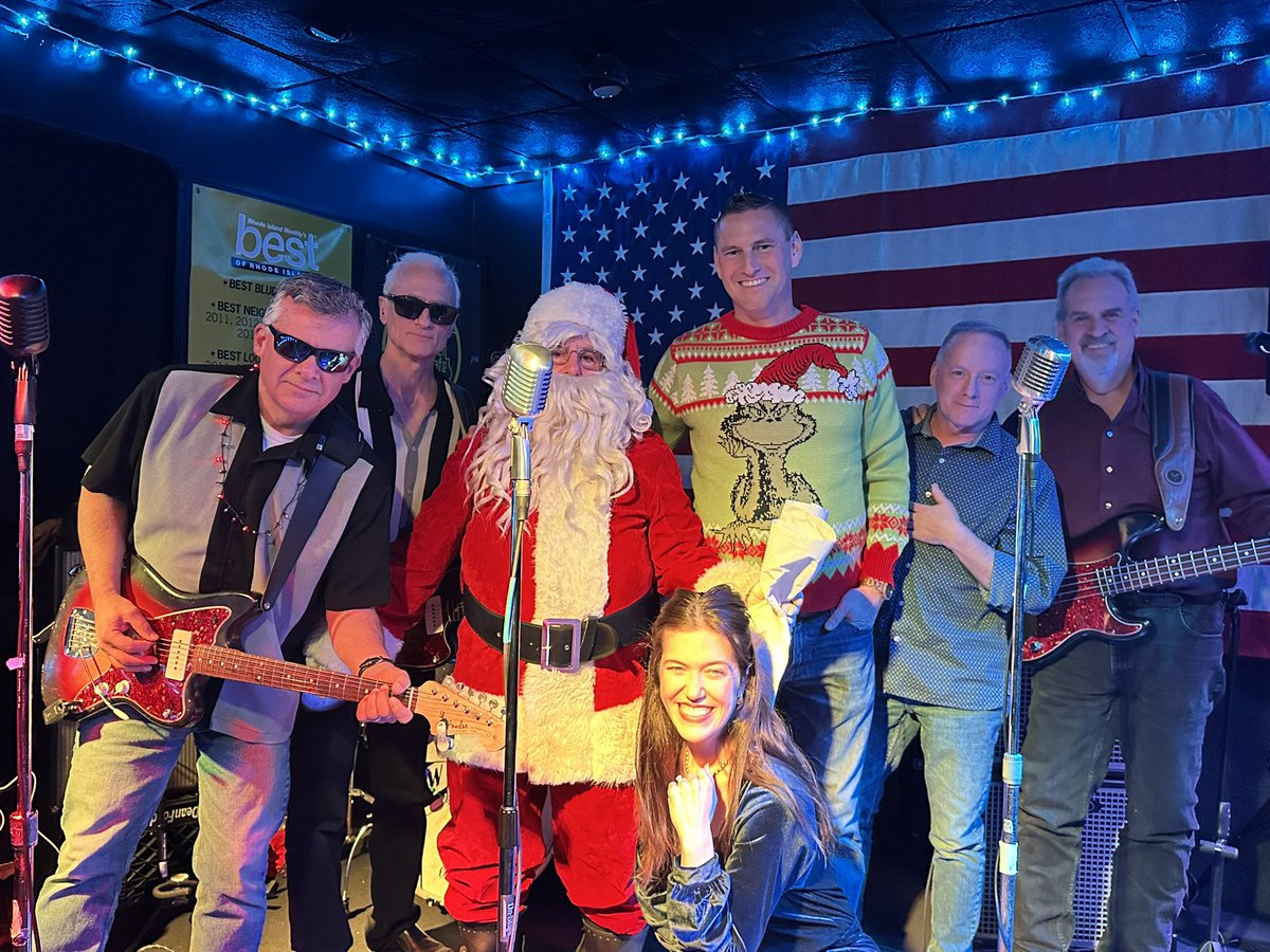 Great night at the Ganny last night in Jamestown! 🎸🎅🏻🥁🎄🕺🏼