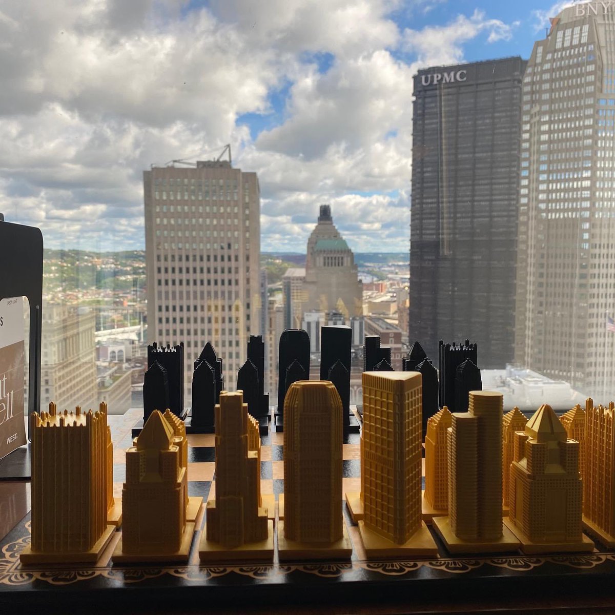 SteelCityChess's tweet photo. @polo_man404 @SteelJ_97 41…but that #Pittsburgh skyline is the best! https://t.co/rKAdRzd1Xl