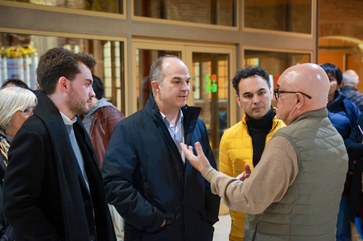 JuntsXCat's tweet photo. 📸 El secretari general @jorditurull ha visitat Sant Boi de Llobregat amb el cap de llista de @JuntsXSantBoi @BarauRamon. Al municipi se celebra la 5a edició del torneig d’escacs  @elllobregatopen. 

👥 També hi han assistit el vocal de l’executiva @IsidreSierra i el president local @JoanGrane_ .