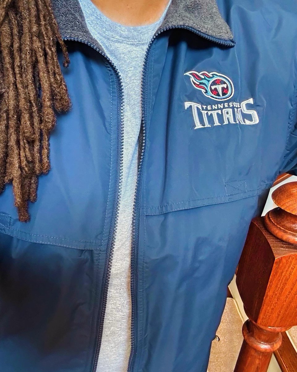 _JillTheThrill_'s tweet photo. This piece will forever be special to me because it’s my Dad’s. 😍🩵💙♾️🪽

#DaddyForever #TitanUp @Titans https://t.co/ZVd1lk7O2E