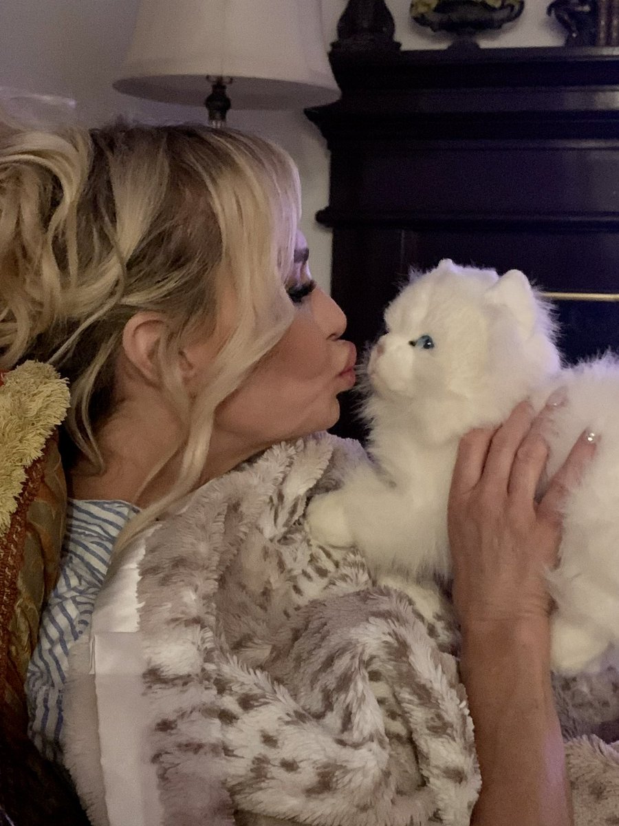 Taylor Armstrong tweet media