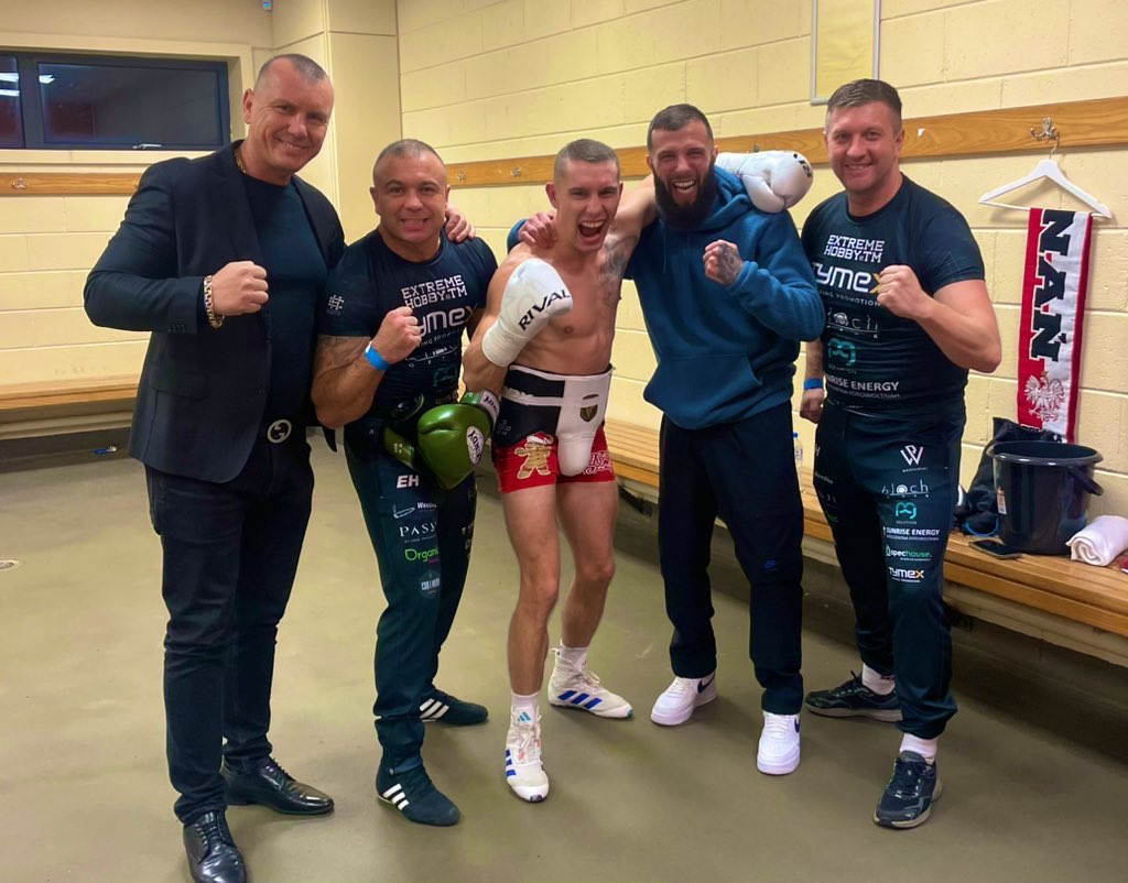 Mistrz IBF i IBO <a href="/AntoC6/">🇮🇪 Anto Cacace 🇮🇹</a> jest dziś #TeamWrzos 👊
Za chwilę wychodzimy! 
Oglądajcie TVPSport.pl