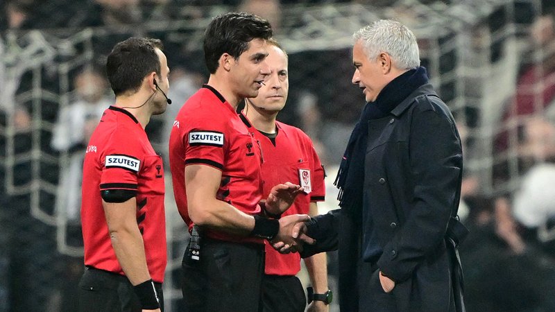 Jose Mourinho: "Keşke hakemlerin hepsi Mehmet Türkmen gibi olsa."