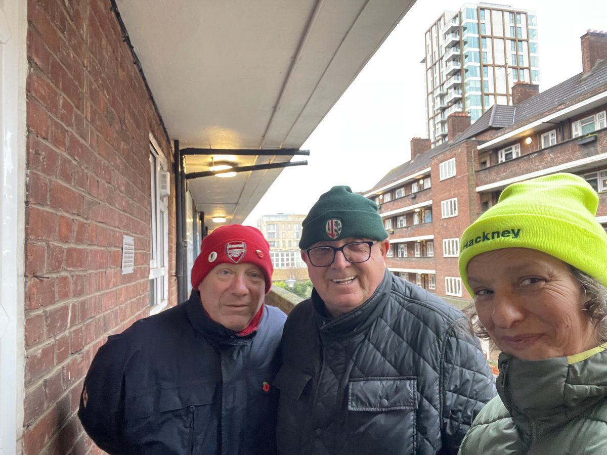 Sarah J Young (@sarahwoodberryd) on Twitter photo We definitely needed our woolly hats today when <a href="/WDCOResidents/">Woodberry Down Residents</a> and <a href="/WDLabourCllrs/">Woodberry Down Ward Councillors</a> were out talking to people on Woodberry Down Estate who are about to move as part of the regeneration. We definitely needed our woolly hats today when <a href="/WDCOResidents/">Woodberry Down Residents</a> and <a href="/WDLabourCllrs/">Woodberry Down Ward Councillors</a> were out talking to people on Woodberry Down Estate who are about to move as part of the regeneration.