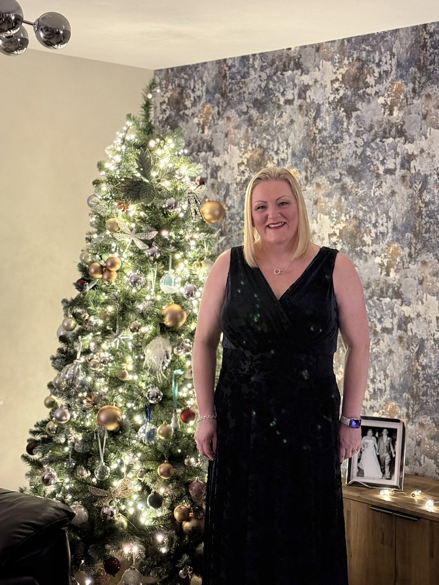 debbiorchid's tweet image. #WeightWatchers My 2024 Christmas party look, over 2 stone less than 2023