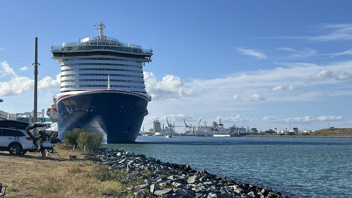 Cruising_islife's tweet photo. First 6 ship Saturday of the Season in Port Canaveral!
Once a rare occurance, will now happen every Saturday for the next few months as it will be one of busiest the port has ever been! https://t.co/cR6fBlVjEX