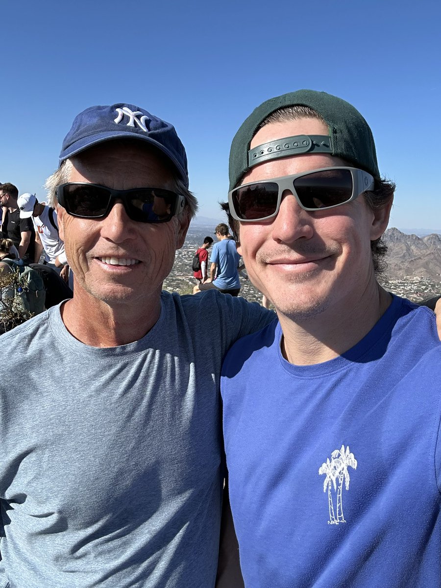 BrofitAZ's tweet image. Epic adventure up the camel’s back with my uncle. 🐪 #camelback #echocanyon