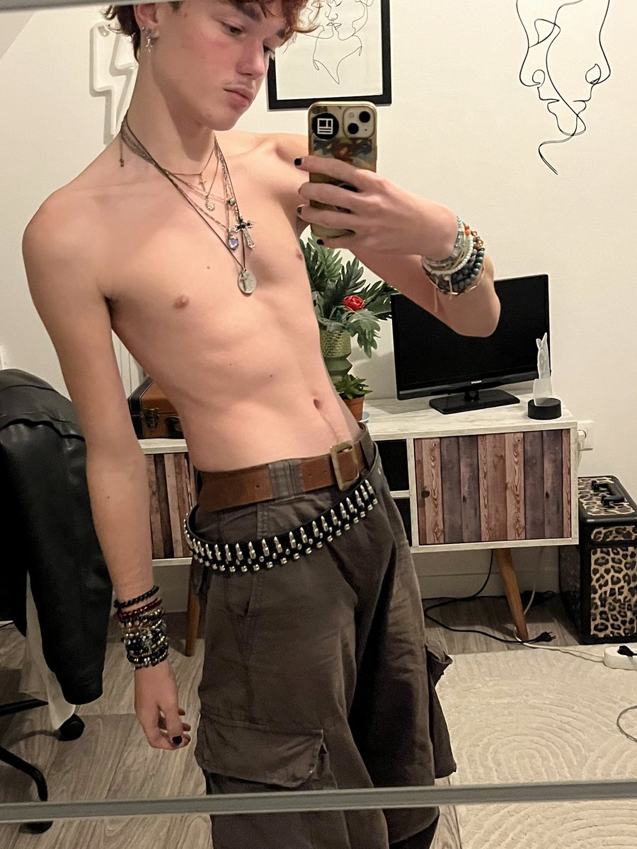 TeddyZbb's tweet photo. Pour ceux qui voudrait me voir me faire du bien ça se passe ici 👇🏻
https://t.co/D4x5HP1YmH https://t.co/QrbhzxhBob