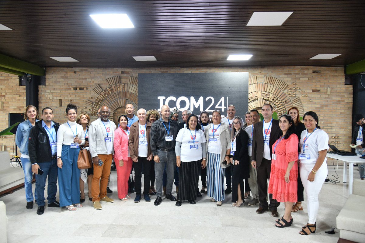 MayraArevich's tweet photo. #ICOM2024 fue un excelente evento para los profesionales de la información y la comunicación. Felicitamos al equipo del sistema de @MINCOMCuba por el stand y el programa de presentaciones dedicados a la #CiberseguridadParaTodos, eje estratégico de #CubaPorLaTransformaciónDigital https://t.co/j9lfLt1LLB