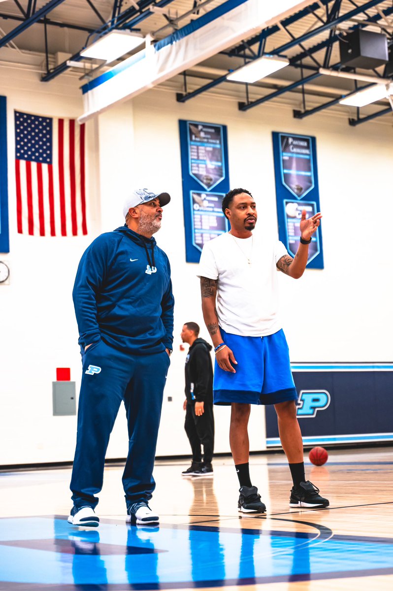 Thanks to <a href="/CoachHonore/">Keith Honore</a> for stopping by practice this week!