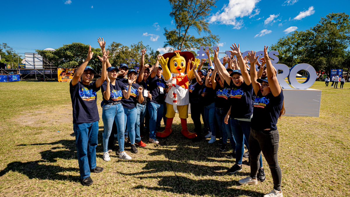 ¡Santa Tecla!🤩💛
¿Están listos para el show más mágico del año?🎇✨ Preparen sus deseos para #LucesCampero esta noche.

¿Con quien vendrás a compartir?

¡Abrimos puertas a las 3pm! Te esperamos en el Parque Deportivo El Cafetalón 🐥💛