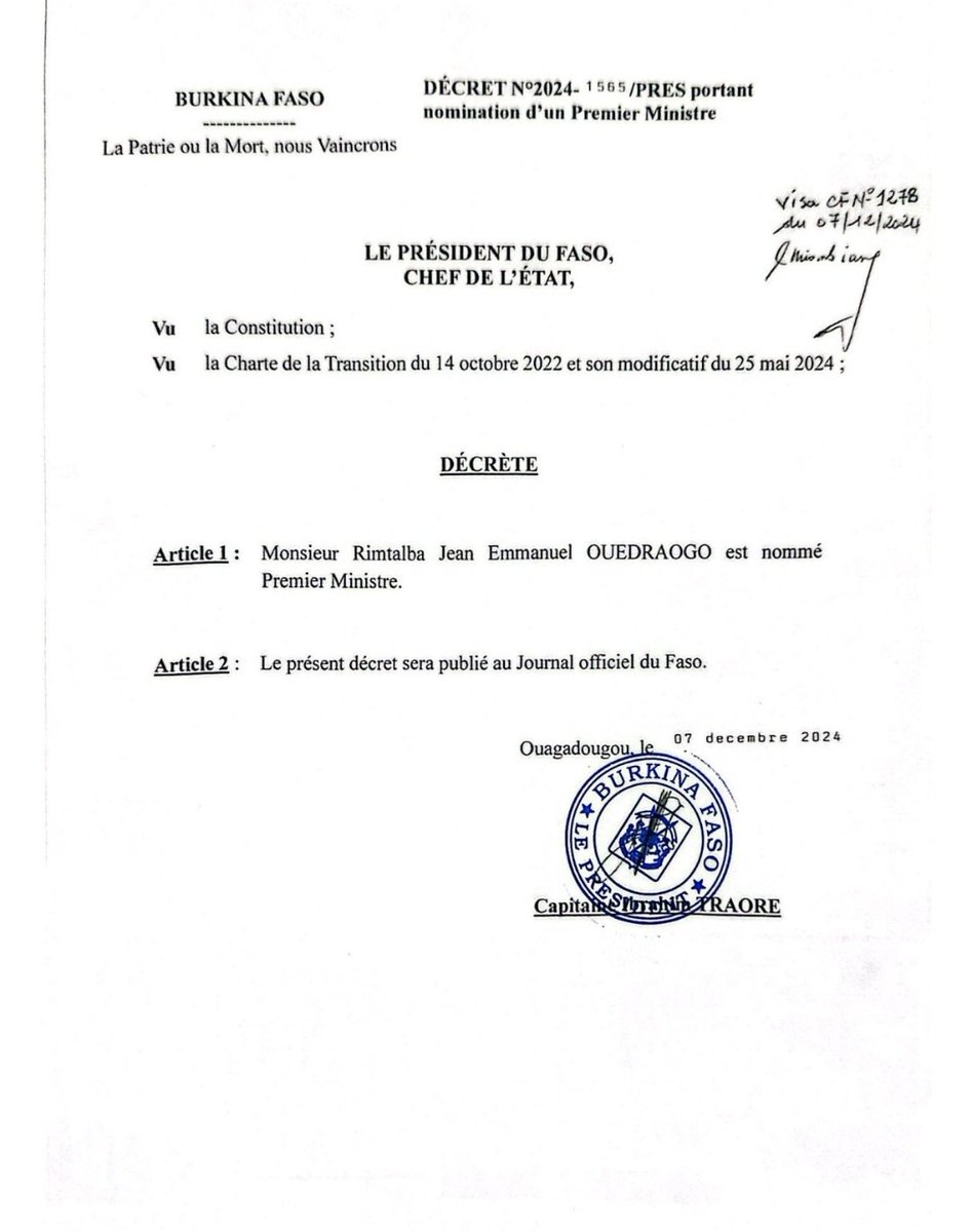 MGJKOUAMAN's tweet photo. Burkina : Rimtalba Jean Emmanuel Ouédraogo, ministre d'Etat, ministre de la Communication, de la culture, des arts et du tourisme est désormais le Premier ministre, chef du gouvernement.

Il a été nommé ce jour par décret présidentiel.

#Latribunedufaso https://t.co/LG3Yszq7wh