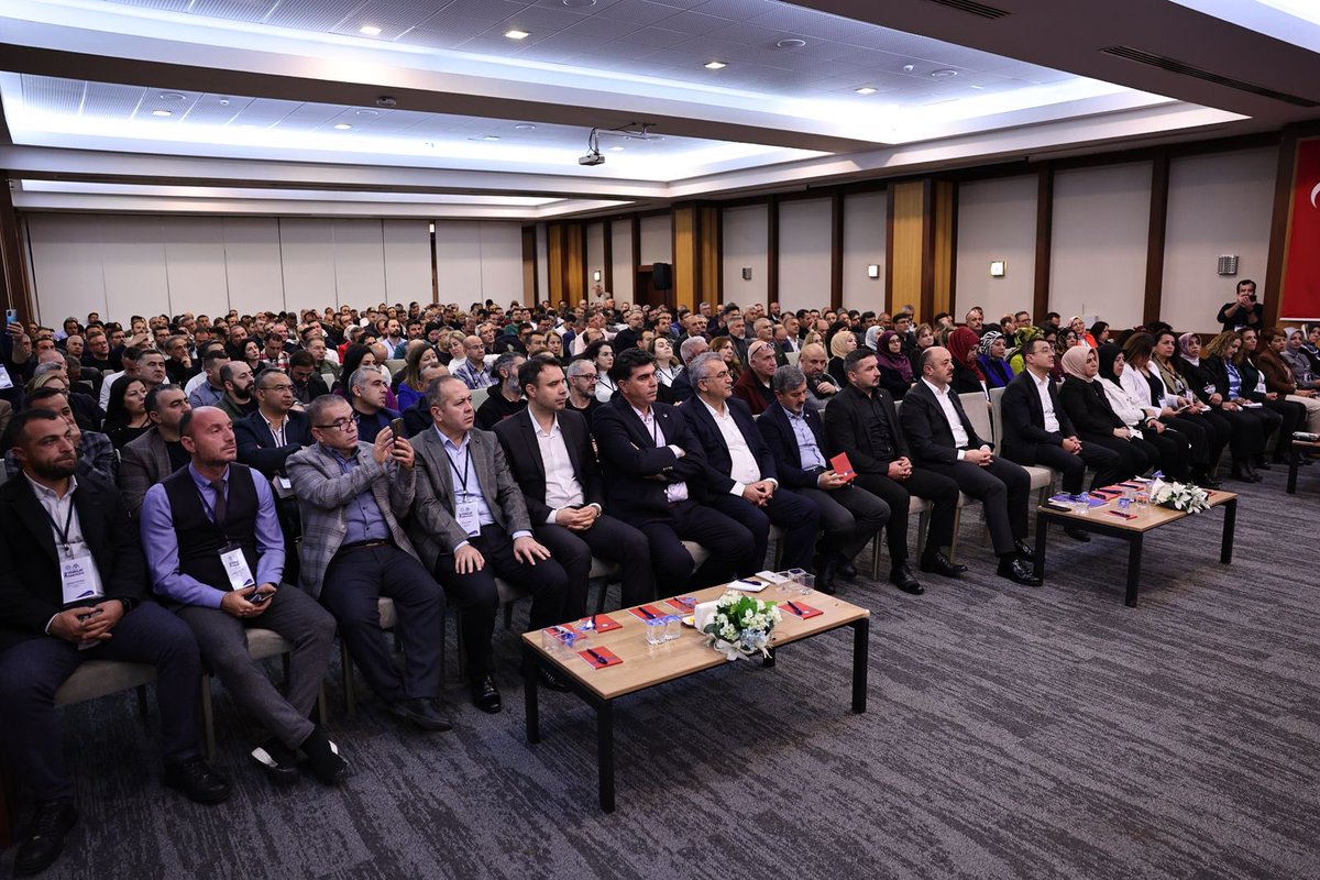 Kariyer Basamakları Yönetmeliği Zaman Kaybedilmeden Yayınlanmalıdır

Öğretmenlik Meslek Kanunu değişikliği sonrası Uzman ve Başöğretmenlik ünvanları için şartları tutanların, yeni haklarından faydalanabilmesi için yönetmeliğin ivedi olarak yayınlanması gerekir.

Yönetmelik ve