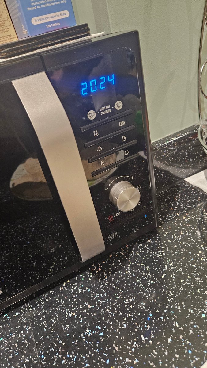 TheUnfittingKey's tweet image. This is crazy! My microwave had the same numbers as the year we&apos;re in! 2024! What are the chances??