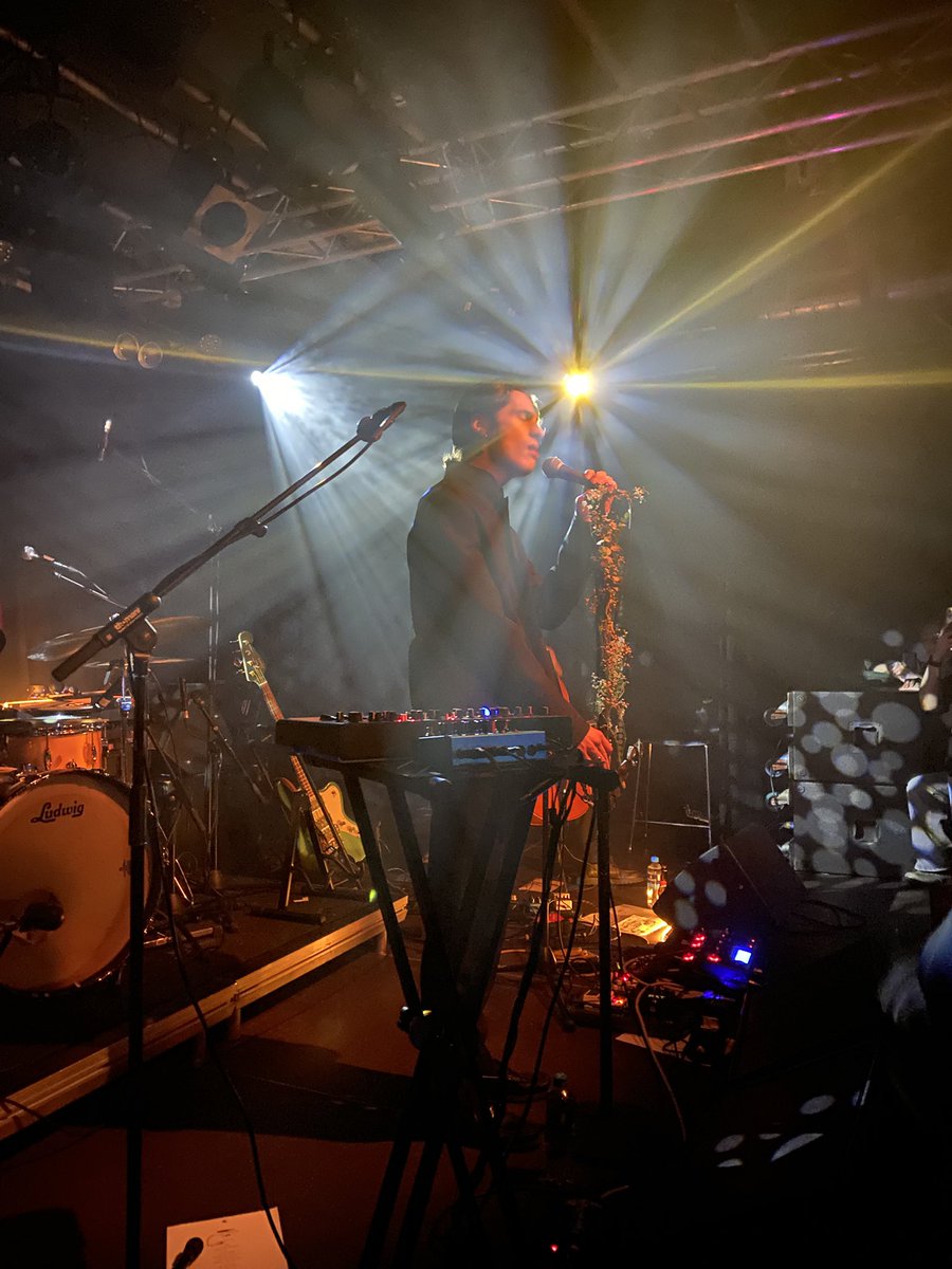 JurJonker's tweet photo. Een terecht uitverkocht en geweldig concert van @morph33us in @SimplonNL https://t.co/Tp29YuSNuT