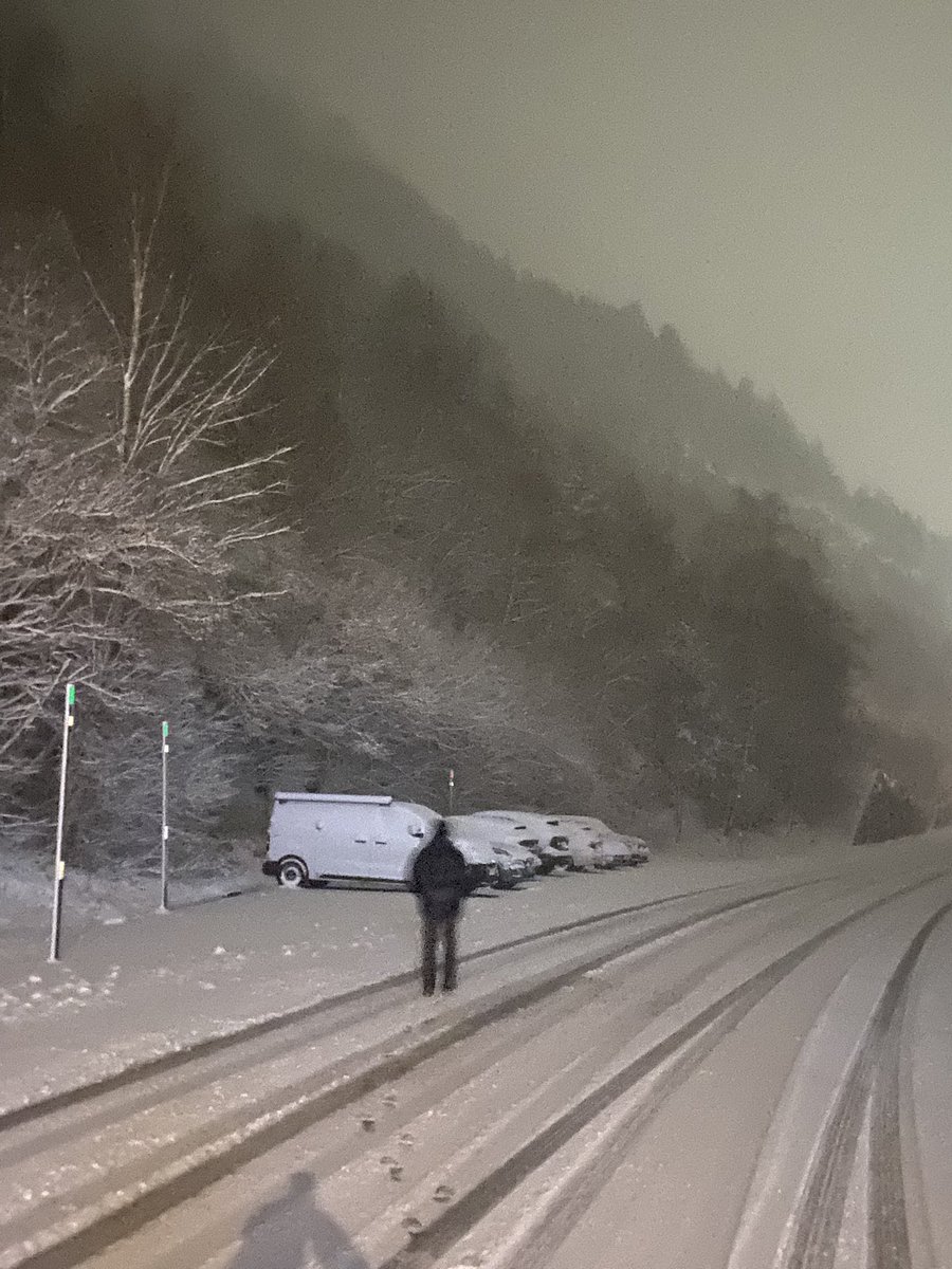 ventsdelcadi's tweet photo. Ferreres (-2,1ºC)
Temp (17:30): +0,6°C.
#ferreres #llorts #ordino #andorra #snow
@MeteoPiri @Meteo_Pyrenees @P4Estacions @GrupCMI https://t.co/unIcYSuFHN