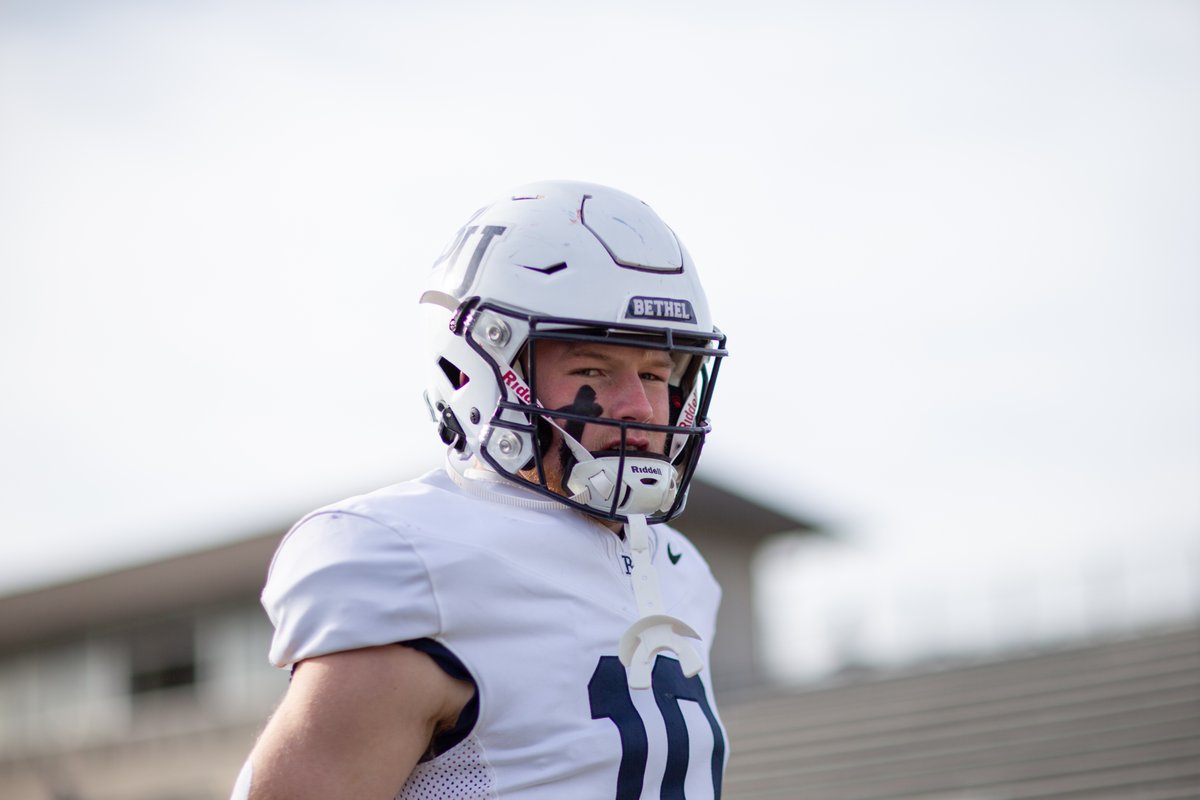 BethelRoyalsFB's tweet photo. Game-ending interception by Isaac Call!! #RoarWithUs x #d3fb

#BURoyals 24, Wartburg 14 // 1:24 - 4th https://t.co/sW6B3JD1L7