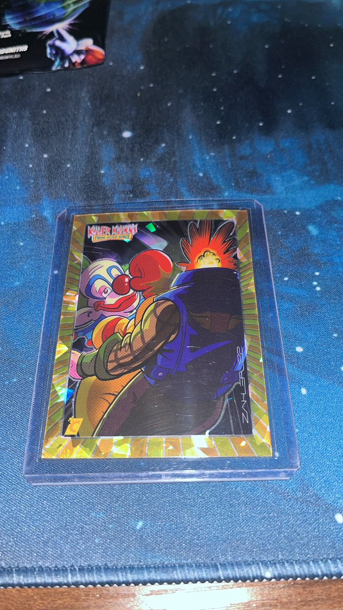 Memorabilia_Now's tweet photo. STRUCK GOLD from @dacardworld on my first of 3 Killer Klowns boxes!. 

Boxing Shorty 9/10
#cardsmiths #cardsmithskillerklowns #killerklowns #killerklownscards #killerklownstradingcards #tradingcards #killerklownsfromouterspace https://t.co/HRQBn1myqk
