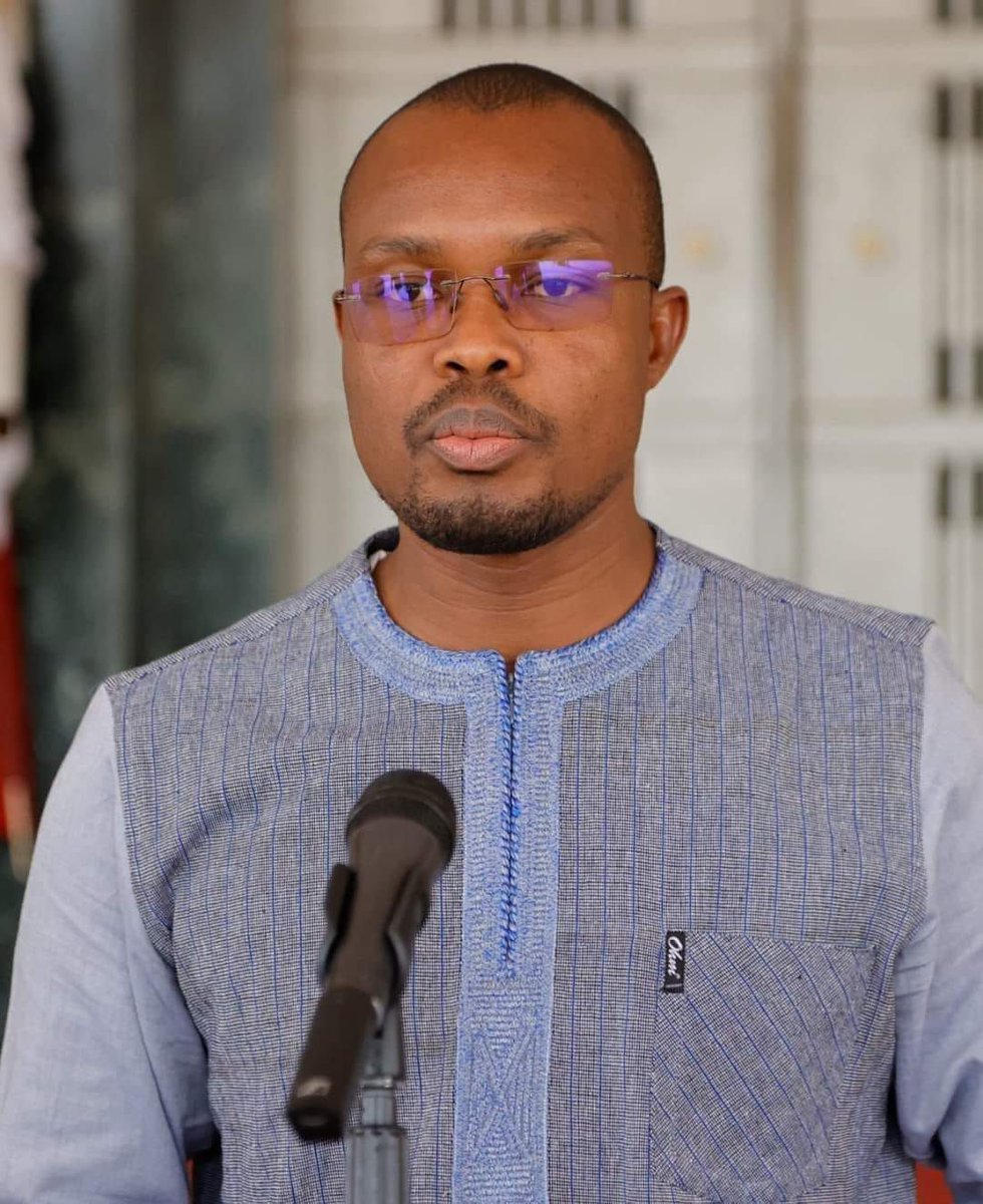 MounkailaSani1's tweet image. Le nouveau premier ministre du Burkina #Faso🇧🇫, Jean Emmanuel Ouedraogo.
Précédemment ministre d'État, ministre chargé de la communication