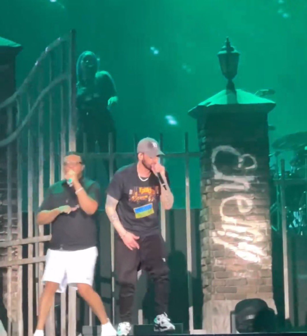 Eminem 🇺🇦 patch in Abu Dhabi concert today. Many russian fans were really mad at this.
