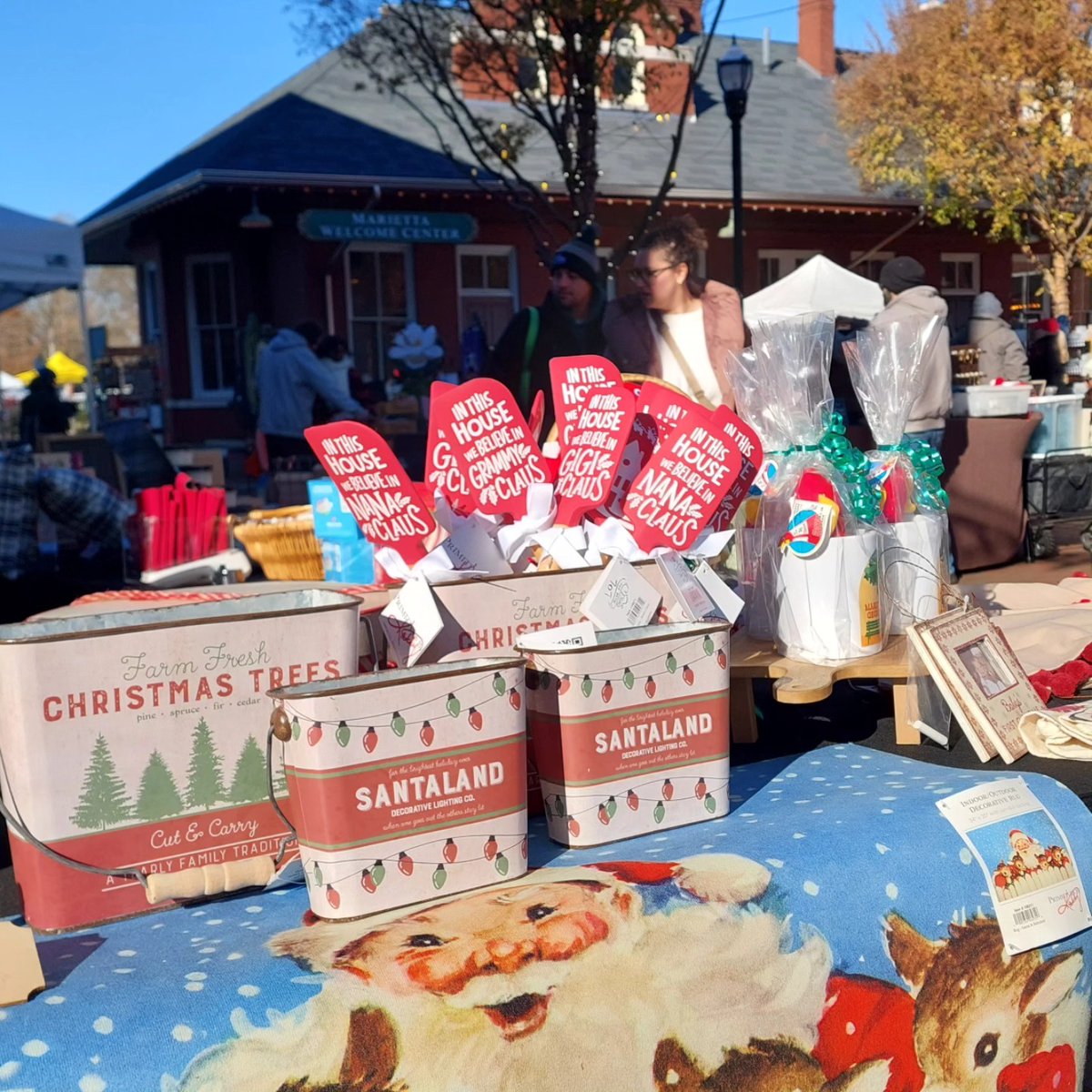 MariettaMuseum's tweet image. Merry Marietta Christmas Market is open, now till 6pm!! Say "Hi" and check out all the festive booths.
#atlantassweetspot #visitmariettaga #Mariettasquare #mariettaga