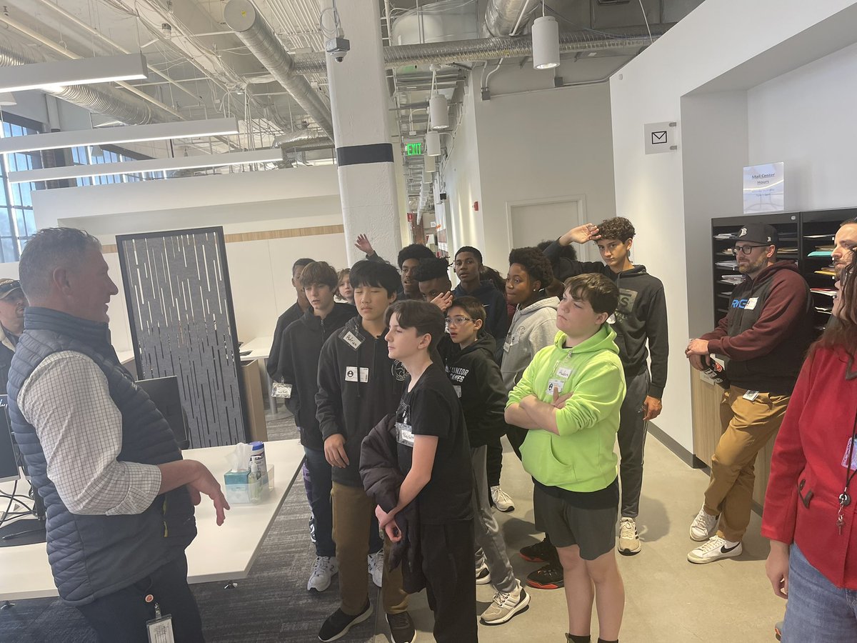 spa_noqo's tweet photo. Students @HeritageMiddle1 visited @GSK to learn about careers available within the pharmaceutical industry. Thanks to Jack DeCicco-GSK for organizing this event.  @RTennie @CTEforNC @WakeEdNews @jw4lker @lhmiles2 https://t.co/flPhfXzTdu