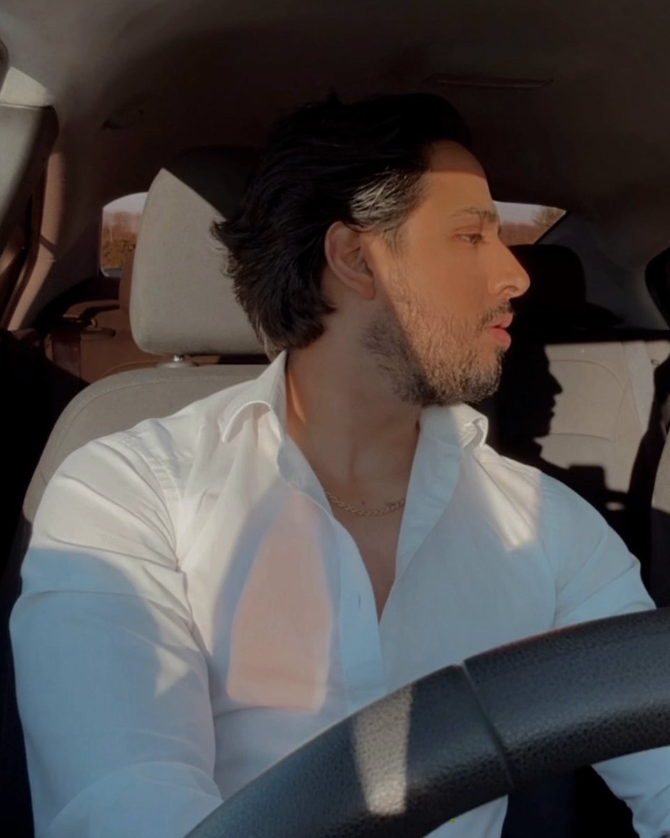 Sebaron182's tweet image. Say hola back!!