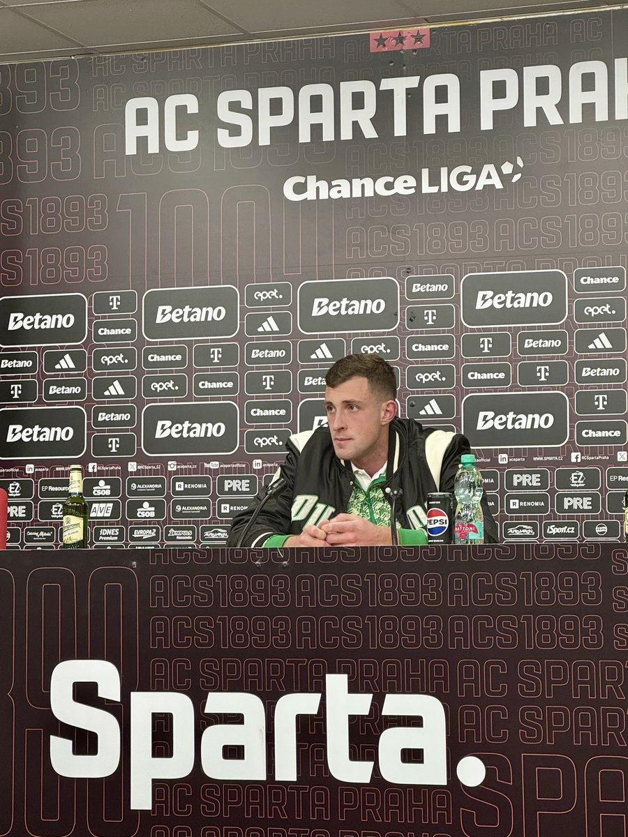 MichalKvasnica's tweet photo. Matěj #Kadlec: "Víc jsem se setkával s Rrahmanim. S ním byly souboje takové, jaké jsem čekal. Ale Birmančevič? Když zapnul a natáhnul první tři kroky, bylo to brutální. Kolikrát tam vběhl mezi nás tak rychle, že jsme si na sebe s Vondrou nestihli ani křiknout. To bylo nejtěžší." https://t.co/VIQmXIui0M