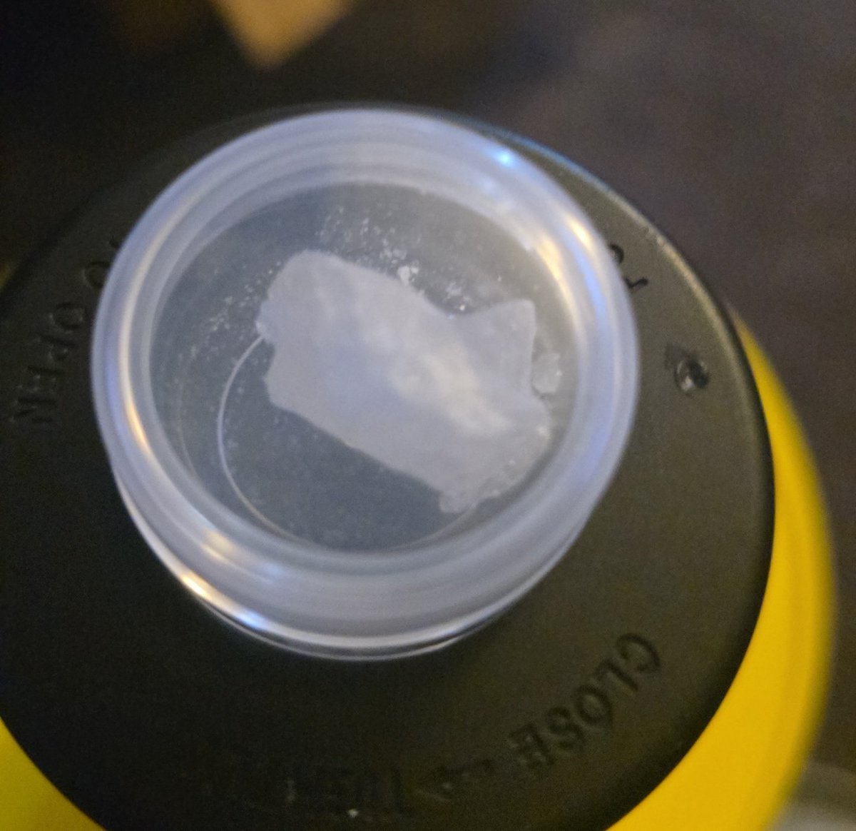 allcoldinside's tweet photo. Bottled the samples up...
3ml glass is too small, imo...
I don't like the way the pucks look, tbh...
We'll get there, no doubt.
#ColdsCannibisClub #ColdTHCa #StonerFam
#Stoner #StonerGamer #IB6 https://t.co/d05k6cxMMm