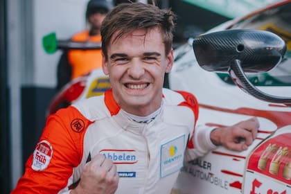 🚨CONFIRMADO🚨

Nico Varrone va a estar girando en los test de post temporada de F2 en Abu Dhabi arriba del AiX Racing.

Increíble paso para Nico, todos los éxitos del mundo, acá un país te va a estar bancando 🇦🇷🙌🏻

#NicoVarroneACadillacF1 #NicoVarroneAF1