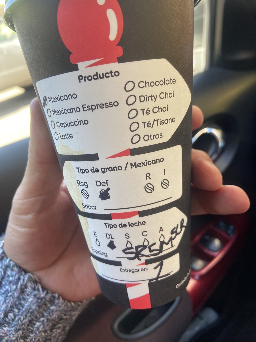 edglez_87's tweet photo. @caffenio pésimo servicio, falta de personal y largo tiempo de espera 

Para colmo me entregaron el café como ellos quisieron https://t.co/shPDEUMQnH