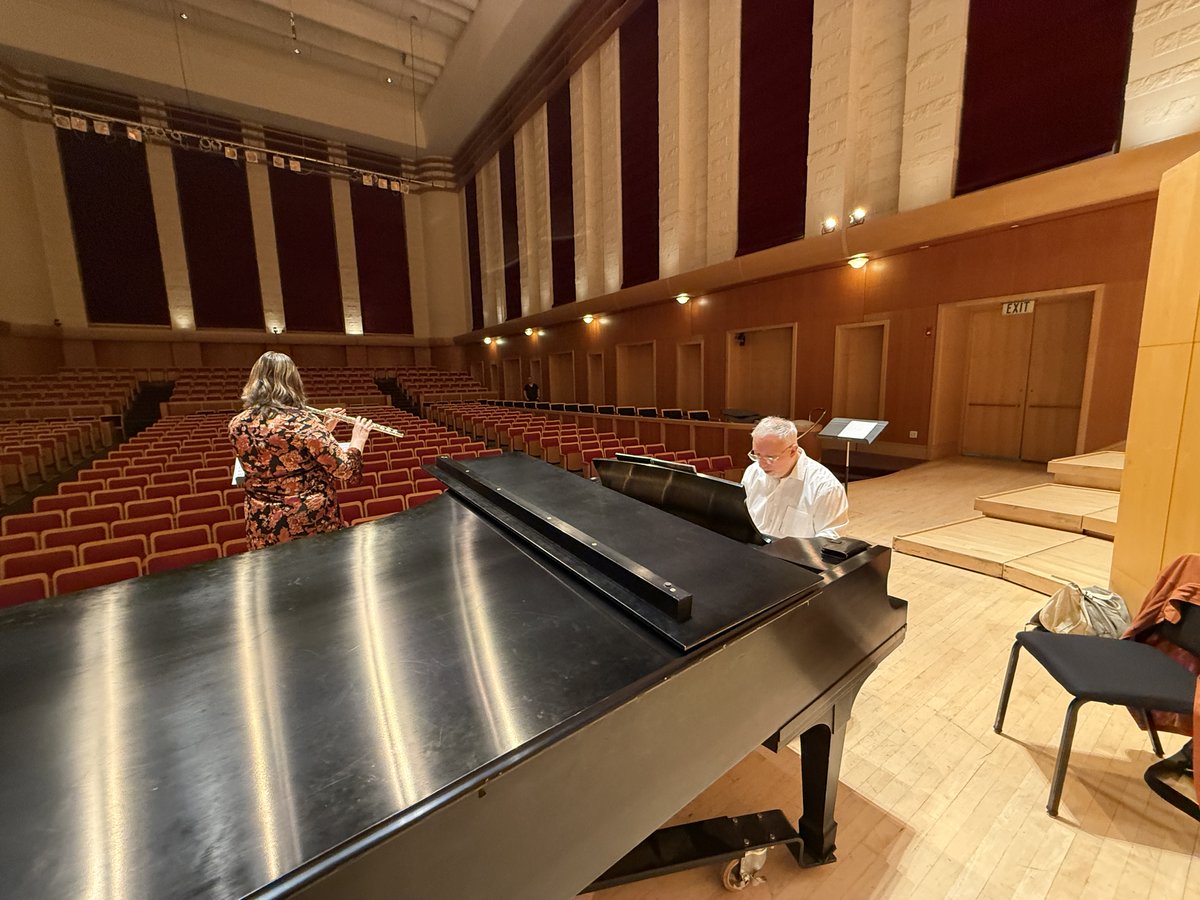 MigueldelAguil's tweet image. What an incredible weekend of music with the brilliant #AprilClayton in #Seattle and #Tacoma! Thank you to the enthusiastic audiences for making it so special. Huge thanks to @classicalkingfm  #NorthwestFocusLive and to @pacificlutheran for hosting us in Tacoma.